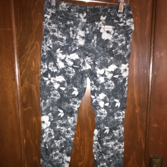 Sold - Picture 3 of 3